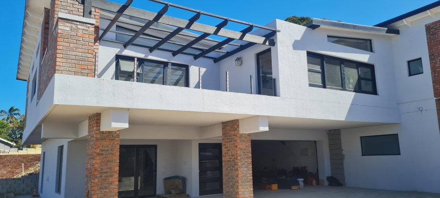 4 Bedroom Property for Sale in Mossel Bay Central Western Cape